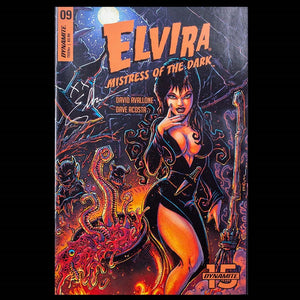 Elvira Autographed Dynamite Mistress Of The Dark Comic 9